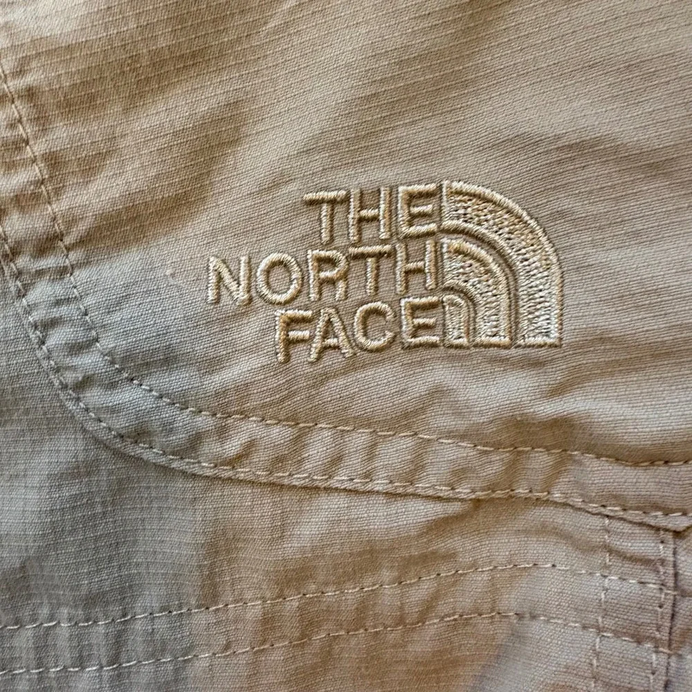 The North Face Mens Khaki Tan Nylon Cargo Hiking Shorts Outdoors size 32‎